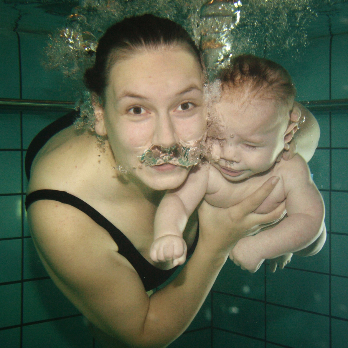 Das ganz besondere Angebot: Fotos vom Babyschwimmen unter Wasser